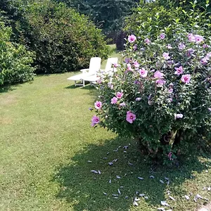 Casa vacanze Tranquilla Dependance Nel Dell'alta Brianza., Sirtori